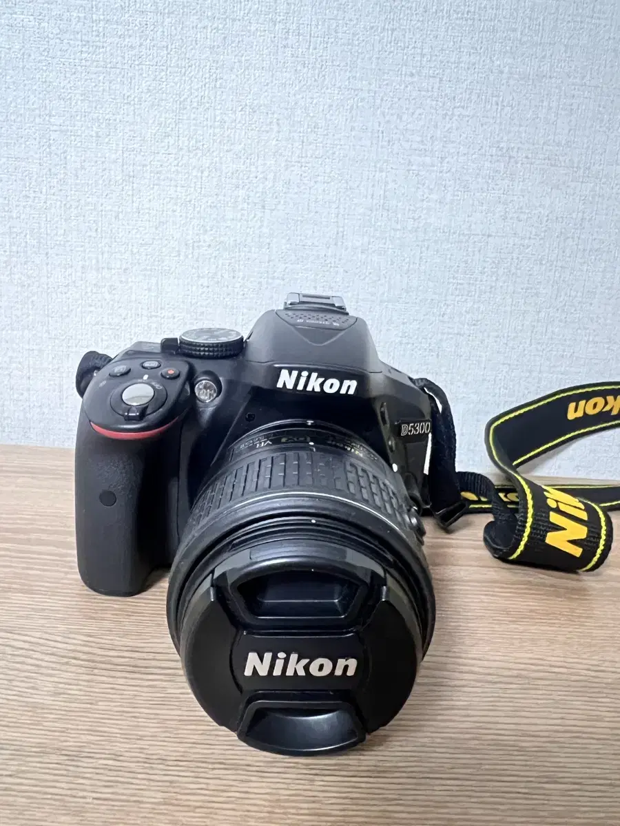 [사용 10번미만] 니콘 D5300 DSLR